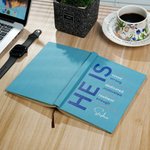 Personalisierte Er ist stark motiviert Heilung A5 Journal Notebook mit positiven Affirmationen und Namen inspirierende Geburtstagsgeschenk für Männer