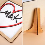 Personalisierte Holzinitialen Herz Zeichen mit Stand abgestufte Tablett Dekor Valentinstag Jahrestag Geschenk für Paar Newlyweds