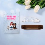 Personalizada Una chica y sus perros tienen un lazo inquebrantable Luz de noche LED acrílica con base de madera Decoración del hogar Regalo de cumpleaños para dueños amantes de los perros