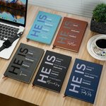 Personalisierte Er ist stark motiviert Heilung A5 Journal Notebook mit positiven Affirmationen und Namen inspirierende Geburtstagsgeschenk für Männer