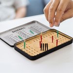 Personalisierte tragbare hölzerne Baseball Cribbage Board mit 12 Pegs 2 Würfel und Name Tin Box 2 Spieler Travel Game Geburtstag Geschenk für Baseball-Liebhaber