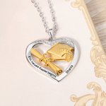 Personalisierte Herzförmige Absolventenhut Diplom Halskette mit Zirkonia und Eingraviertem Text Abschluss Geschenk für Absolventen Damen