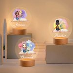 Personalisierte Aquarell Geburt Blume Cartoon Lesen Frau LED-Nachtlicht mit hölzernen Basis Geburtstag Zimmer Dekoration Geschenk für Bücherwurm Studenten