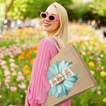 Bolsa de yute de gran capacidad Daisy azul claro personalizada con 1-8 nombres Regalo de cumpleaños para mamá en el Día de la Madre
