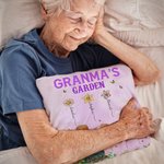 Personalisierte Geburt Blume Garten Cartoon Charakter werfen Kissenbezug mit Namen Multicolor Home Decor Muttertag Wertschätzung Geschenk für Oma Mom