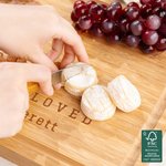 Personalisierte gravierte Nelke Namen Quadrat FSC Bambus Charcuterie Schneidebrett mit Saft Rille Housewarming Hochzeit Geschenk für Familie Freund