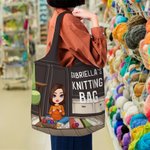 Bolsa de tela grande reutilizable personalizada con el nombre de un personaje de punto de dibujos animados Regalo de cumpleaños para el Día de la Madre para la mamá y la abuela amantes del punto