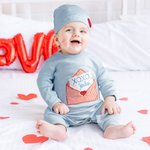 Gepersonaliseerde geborduurde XOXO liefde envelop 100% katoen baby rompertje muts set met naam eerste Valentijnsdag cadeau voor baby