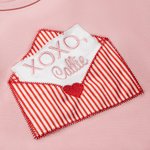 Gepersonaliseerde geborduurde XOXO liefde envelop 100% katoen baby rompertje muts set met naam eerste Valentijnsdag cadeau voor baby
