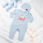 Gepersonaliseerde geborduurde XOXO liefde envelop 100% katoen baby rompertje muts set met naam eerste Valentijnsdag cadeau voor baby