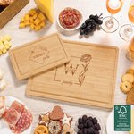Personalisierte Square Wreath Monogramm Initial Name FSC Bambus Charcuterie Schneidebrett mit Saft Rille Hochzeit Housewarming Geschenk für Familie Paare