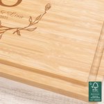 Henkilökohtainen Seppele Kaiverrettu Alkuperäinen Nimi Teksti FSC Bambu Leikkuulauta Juice Groove Housewarming Häälahja perheelle Pariskunta