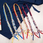 Personalizado Bling Flor Rhinestone Perla Letra Dos Colores Cinta Trenzada Lei con Nombre Graduación Fiesta Decoración Regalo para la Clase de 2025 Graduados