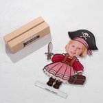 Personalisierte Cartoon Piratengesicht Foto Transparent Acryl Plaque mit Namen und hölzerne Basis Party Schreibtisch Dekor Kindertag Geburtstagsgeschenk für Jungen Mädchen