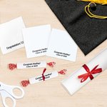 Personalisierte Diplom-Design Graduierung Satz von 20 Bonbonpapier mit Text und Schleife Graduierung Party Favors Geschenk für Absolventen