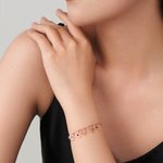 Personalisiertes Minimalistisches Armband mit Geburtsblumen Geburtssteinen Muttertag Geburtstag Jahrestag Geschenk für Damen Oma Mama