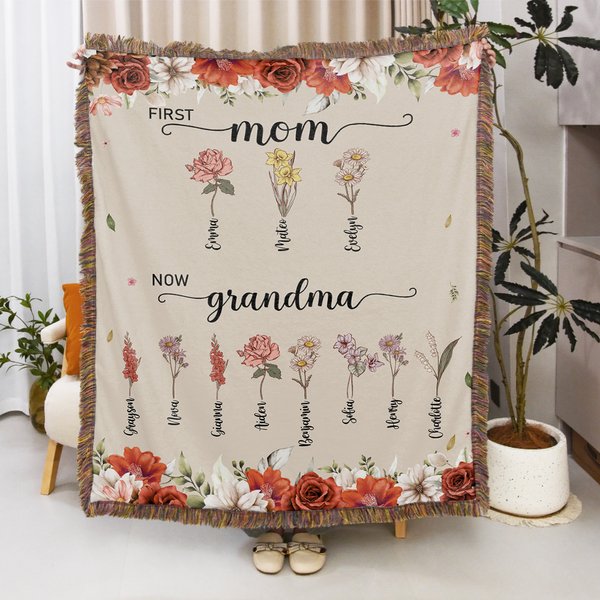 Gepersonaliseerde First Mom Now Grandma Geboortebloem Tassel Zachte Deken met Namen en Titel Moederdag Verjaardagscadeau voor Moeder Oma Familie