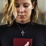 Collier Forme de Croix Personnalisé avec 2-10 Pierres de Naissance Nom Style Arbre de Famille Cadeau Fête des Mères Baptême Anniversaire pour Maman