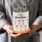 Personalisierte erste Mama jetzt Oma Geburt Blume Keramik Sukkulente Pflanzer Topf mit Namen und Bambus Basis Muttertag Geschenk für Mama Oma