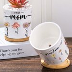 Personalisierte erste Mama jetzt Oma Geburt Blume Keramik Sukkulente Pflanzer Topf mit Namen und Bambus Basis Muttertag Geschenk für Mama Oma