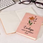 Personalisierte Zodiac Geburt Blume A5 Leder Notizbuch mit 100 linierten Seiten und Name Ruhestand Neuanfang Geschenk für Rentner Kollegen