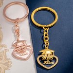 Personalisierte Zirkon Herz geformt Graduation Cap Schlüsselanhänger mit Namen Charme Graduation Souvenir Rucksack Zubehör Geschenk für Absolventen Klassenkameraden
