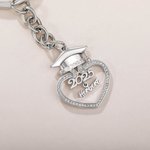 Personalisierte Zirkon Herz geformt Graduation Cap Schlüsselanhänger mit Namen Charme Graduation Souvenir Rucksack Zubehör Geschenk für Absolventen Klassenkameraden