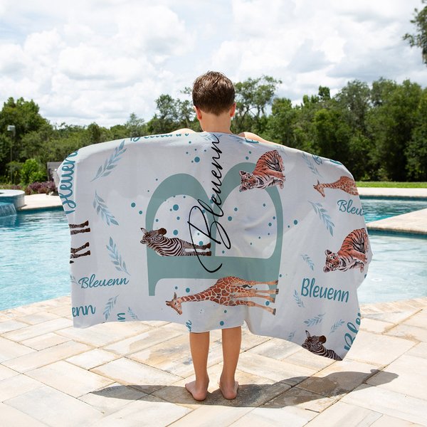 Toalla de playa de microfibra de secado rápido con iniciales de animales de la jungla personalizada con nombre Regalo de cumpleaños esencial para viajes de vacaciones para la familia y los niños