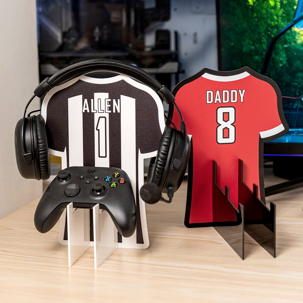 Support personnalisé pour manette de jeu en forme de maillot avec numéro et nom Accessoires de jeu Décoration de bureau Cadeau de fête des pères Cadeau d'anniversaire pour les amateurs de jeu de balle