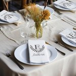 Gepersonaliseerde krans initiaal Super Absorberende Wafeldoek met Naam en Datum Bureaudecoratie Verjaardag Huwelijkscadeau voor Vriend Familie