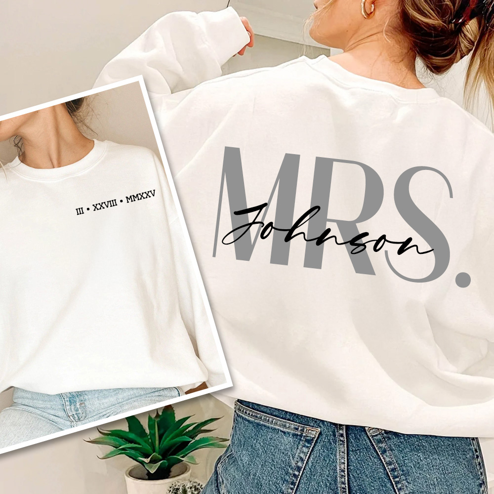 Personnalisé Mr & Mrs Roman Numeral Couple Matching T-shirt Sweatshirt avec nom de famille Lune de miel Cadeau de mariage pour les nouveaux mariés Couples