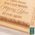 Personalisierte 10 Jahre nach unten und ich immer noch Holz heiraten Sie Name FSC Bambus Charcuterie Schneidebrett mit Saft Rille Housewarming Hochzeit Geschenk für Familie