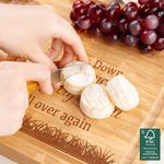 Personalisierte 10 Jahre nach unten und ich immer noch Holz heiraten Sie Name FSC Bambus Charcuterie Schneidebrett mit Saft Rille Housewarming Hochzeit Geschenk für Familie