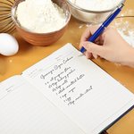 Personalized Cartoon Cooking Mama Birth Flower Name A5 Recipe Notebook and Pen Set Mother's Day Birthday Gift for Grandma Mom Cooking Baking Lover