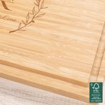 Personalisierte Kranz Initial Name FSC Bambus graviert Charcuterie Schneidebrett mit Saft Rille Housewarming Geburtstag Geschenk für Familie Freunde