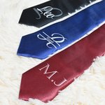 Cravatta in poliestere personalizzata multicolor con iniziale e nome regalo perfetto per anniversario matrimonio e festa del papà per uomo