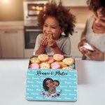 Personalizado de dibujos animados mamá y el niño de nacimiento de flores de alimentos de grado galleta galleta de almacenamiento de lata con el nombre de cumpleaños Día de la Madre de regalo para la m