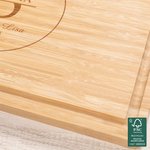 Personalisierte Kranz Initial Name graviert FSC Bambus Schneidebrett mit Text und Datum Saft Rille Housewarming Hochzeit Geschenk für Familie Freunde