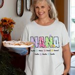 Gepersonaliseerd Kleurrijk Bloemen Alfabetten T-shirt Sweatshirt met Bijnaam en 1-12 Namen Moederdag Verjaardagscadeau voor Mamma Oma Familie