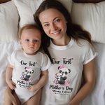 Camiseta personalizada Día de la Madre Nuestro Primer Bebé Conjunto de body con panda de flores y nombres Regalo del Día de la Madre para la nueva mamá Bebé