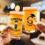 Personalisierte Grad Cap Cartoon Charakter 16 oz Bierglas mit Namen und Jahr Graduation Party Keepsake Geschenk für Absolventen