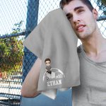 Toalla de deporte personalizada con nombre y gancho en forma de pelota de dibujos animados Accesorio deportivo superabsorbente Regalo de cumpleaños para un jugador amante de los deportes