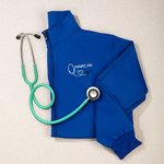 Chaqueta de enfermera con bordado personalizado Mini corazón estetoscopio con cremallera completa y bolsillos Regalo de graduación Semana de la enfermera para el personal médico Estudiante