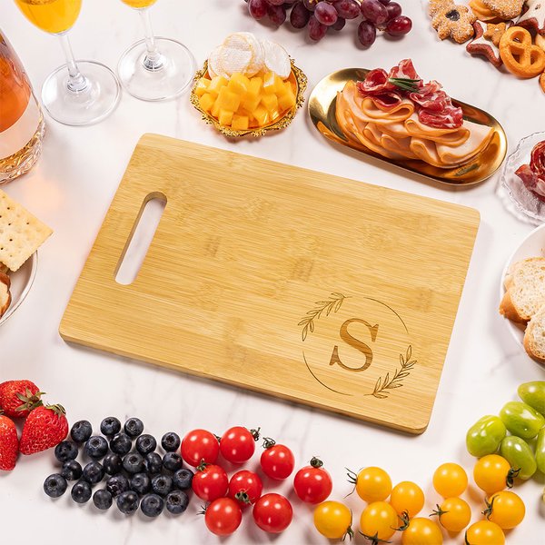 Personalised Engraved Garland Initial Bamboo Charcuterie Cutting Board with Handle Housewarming Wedding Mother's Day Gift for Couple Family