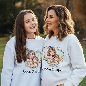 Personalized Heart Shaped Wreath Cartoon Mom and 1-2 Kids Skin-friendly Sweatshirt Hoodie with Name Birthday Mother's Day Gift for Mom Grandma