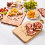 Gepersonaliseerde Gegraveerde Hart Bloem Keukengerei Omkeerbare Charcuterie Snijplank met Naam en Greep Huwelijk Moederdag Cadeau voor Familiekoppels