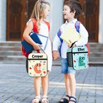 Personifierad söt tecknad bokstav bärbar isolerad lunchväska med namn och nätficka Tillbaka till skolan picknick födelsedagspresent för pojkar flickor