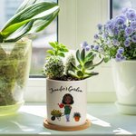 Maceta de cerámica con nombre y base de bambú para regalo de cumpleaños Día de la Madre para mujeres amantes de la jardinería