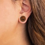 Personalisierte Multicolor Basketball einzelne doppelte dreifache Schichten PU Leder Ohrstecker baumeln Ohrringe mit Text Game Day Geschenk für Basketball-Liebhaber Mom