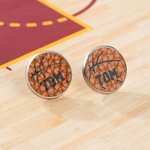 Personalisierte Multicolor Basketball einzelne doppelte dreifache Schichten PU Leder Ohrstecker baumeln Ohrringe mit Text Game Day Geschenk für Basketball-Liebhaber Mom